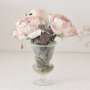 Bouquet de roses artificielles dans vase